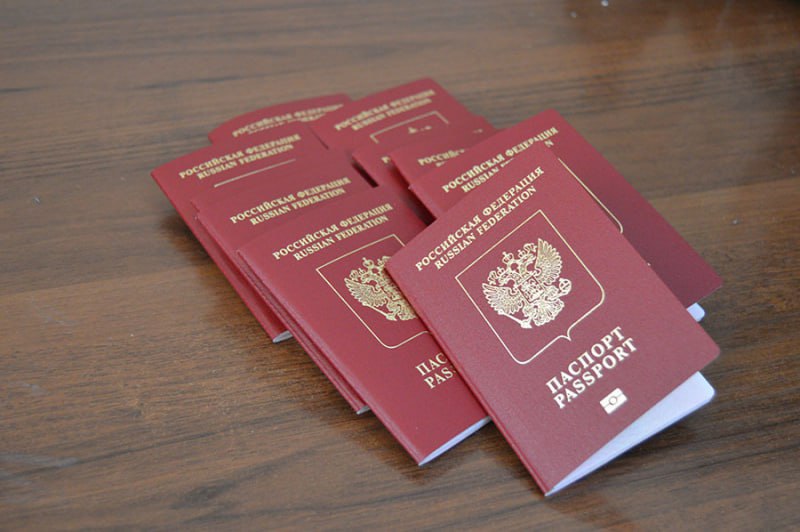 УВМ ГУ МВД России по Челябинской области информирует южноуральцев о том, что Постановлением Правительства Российской Федерации от 9 декабря 2023 г. № 2090 регламентирован порядок и правила изъятия заграничного паспорта