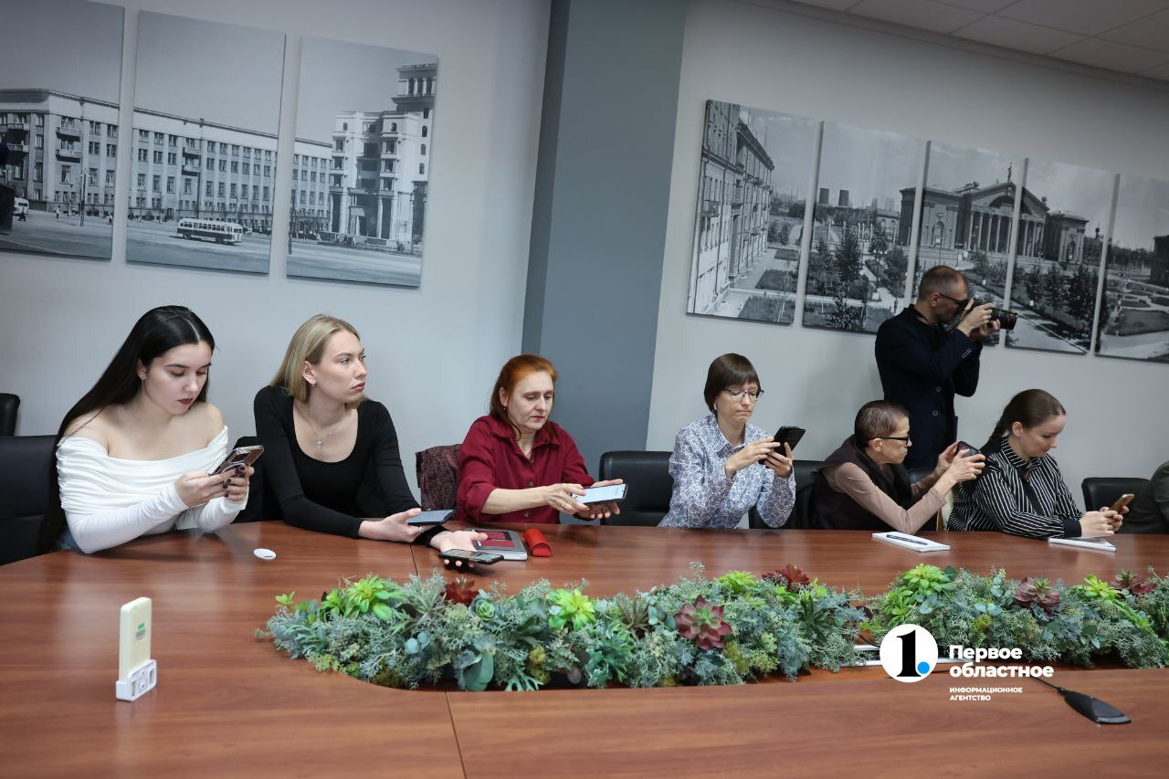 Прямой эфир с мэром — глава города Алексей Лошкин сейчас проводит итоговую пресс-конференцию Прямой эфир с мэром — глава города Алексей Лошкин сейчас проводит итоговую пресс-конференцию