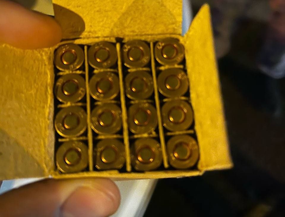 Челябинец пустился наутёк увидев экипаж Росгвардии, беглеца догнали и обнаружили в его карманах патроны