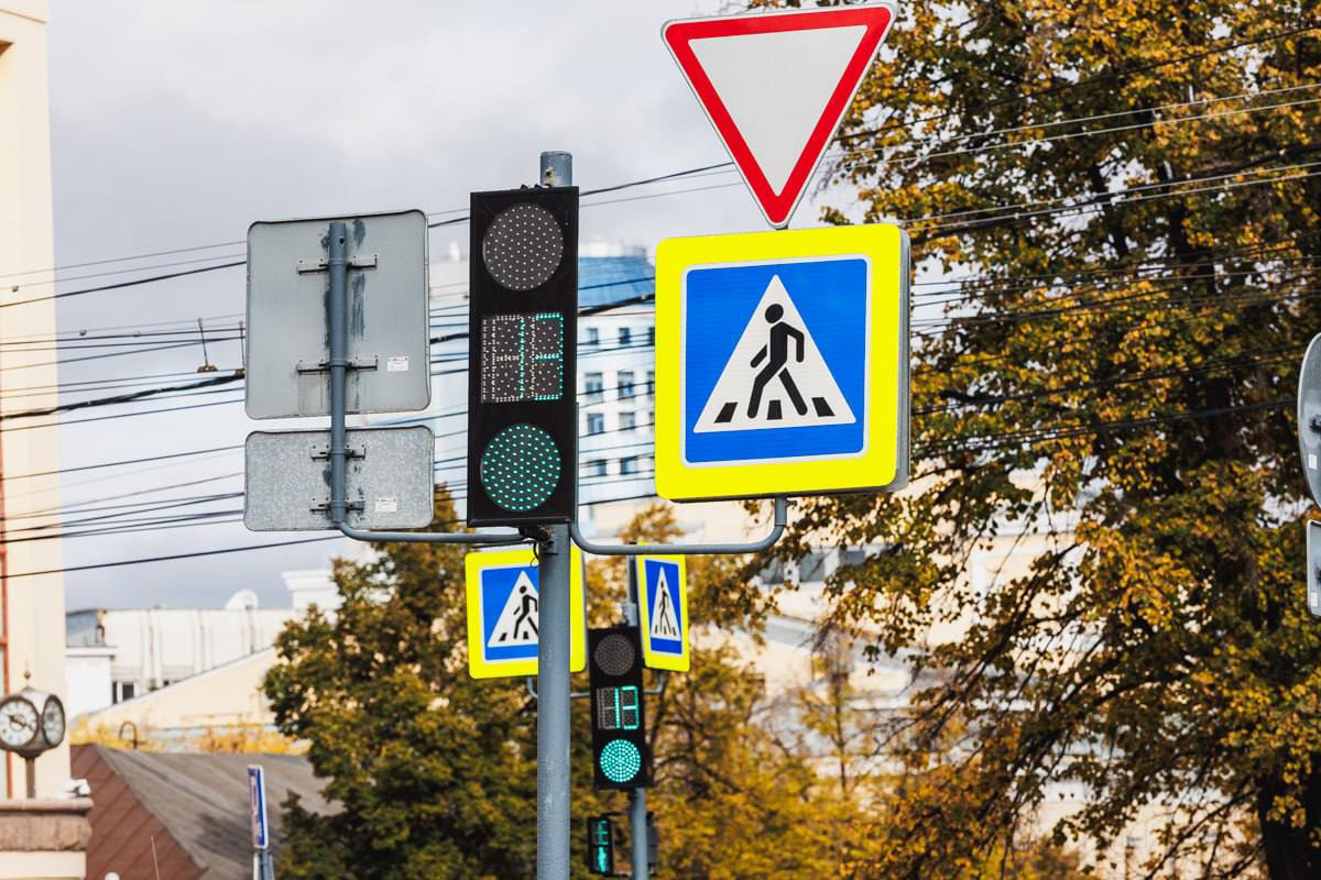 В Челябинске временно отключат светофоры на трёх перекрёстках