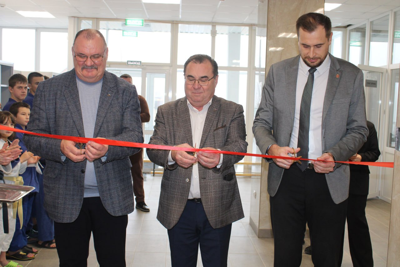 В селе Кизильское открыли новый современный спорткомплекс В селе Кизильское открыли новый современный спорткомплекс