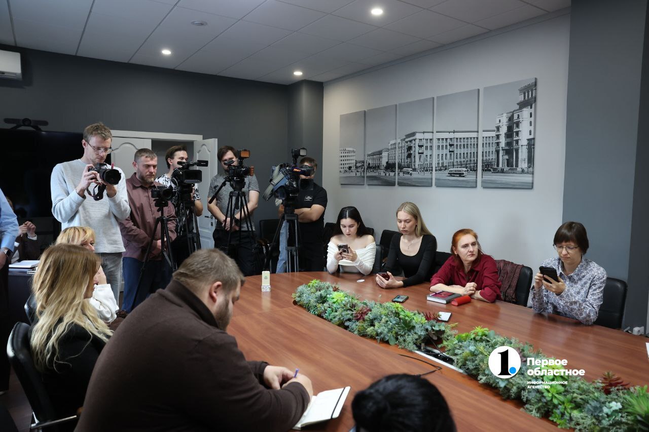 Прямой эфир с мэром — глава города Алексей Лошкин сейчас проводит итоговую пресс-конференцию Прямой эфир с мэром — глава города Алексей Лошкин сейчас проводит итоговую пресс-конференцию