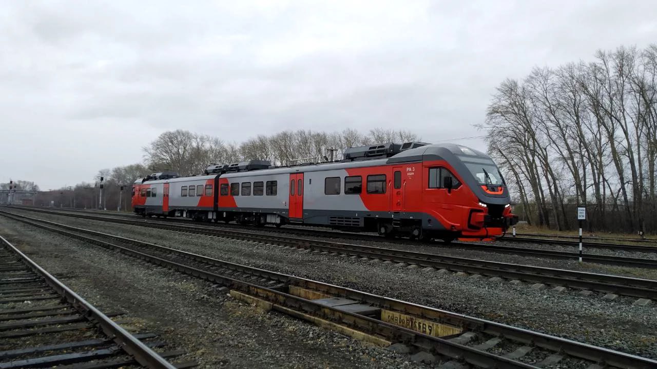 Подростки-зацеперы проехали на крыше поезда в Челябинске