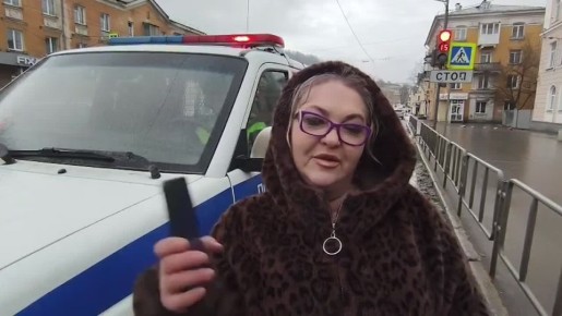 Жительница Златоуста поблагодарила сотрудников Госавтоинспекции за помощь на дороге