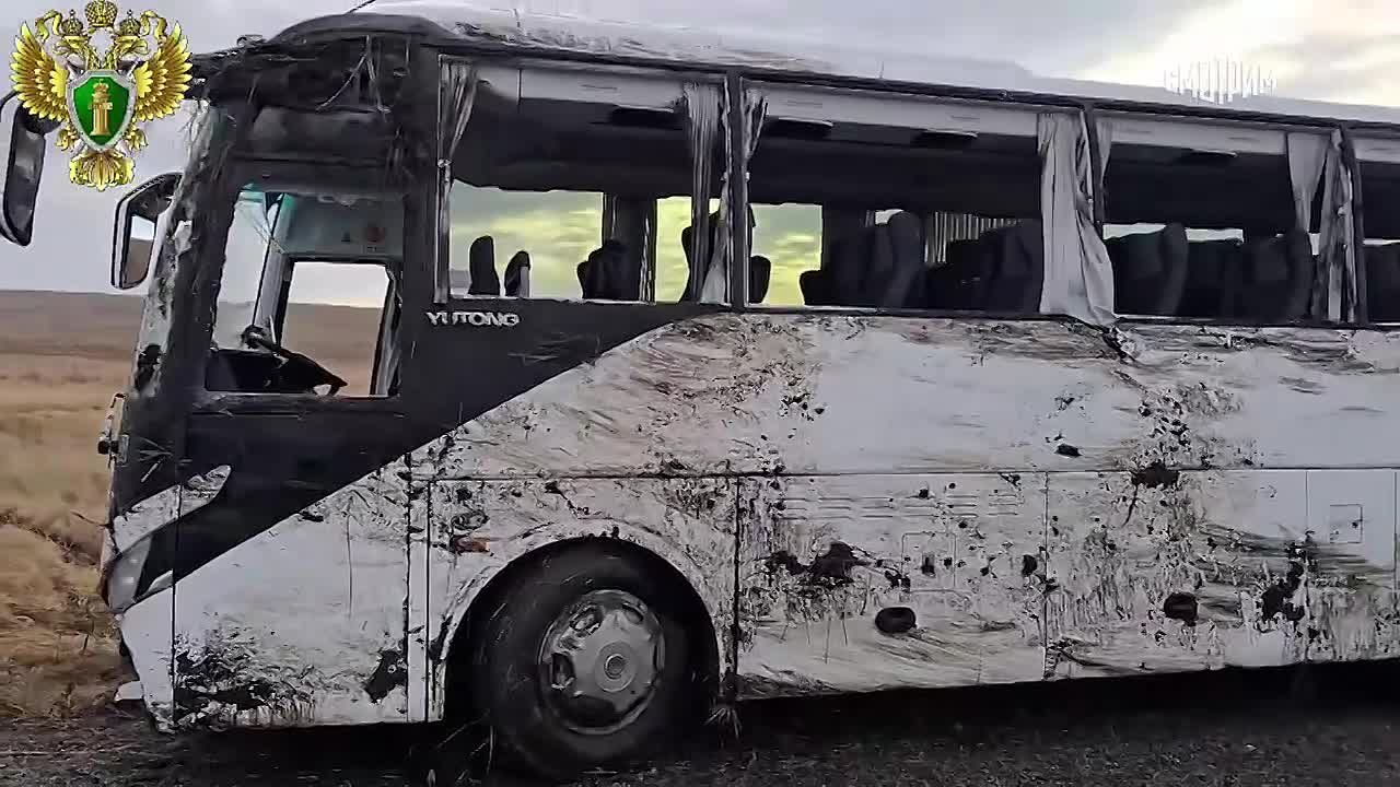 Автобус, перевозивший детскую футбольную команду из Магнитогорска в Челябинск, опрокинулся на трассе