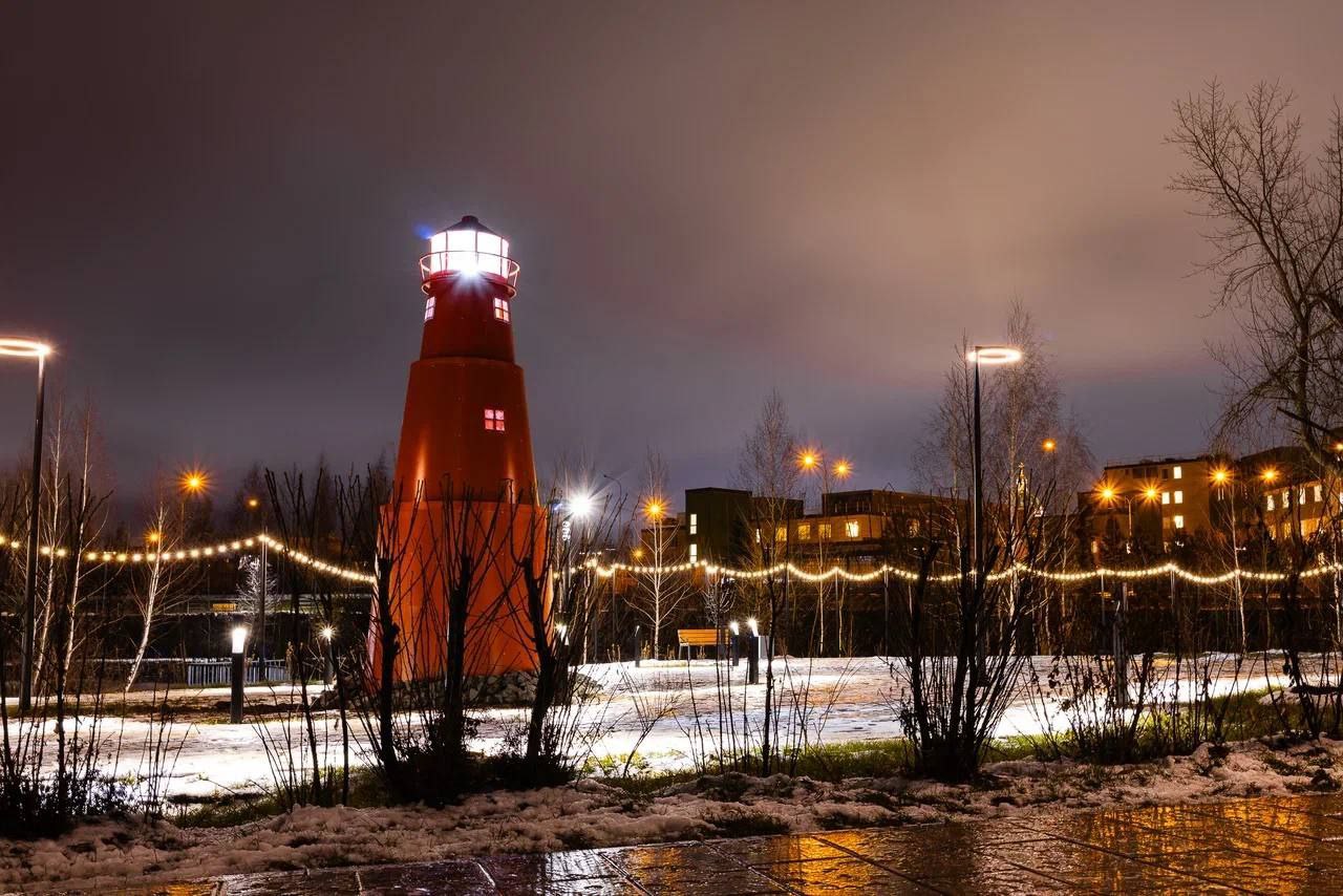Хоть Челябинск и не порт семи морей, но этому городу нужен свой маяк, – подумали наши архитекторы и реализовали эту идею Хоть Челябинск и не порт семи морей, но этому городу нужен свой маяк, – подумали наши архитекторы и реализовали эту идею