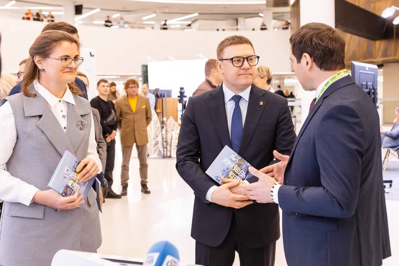 По Челябинску — с нескучным путеводителем в руках По Челябинску — с нескучным путеводителем в руках