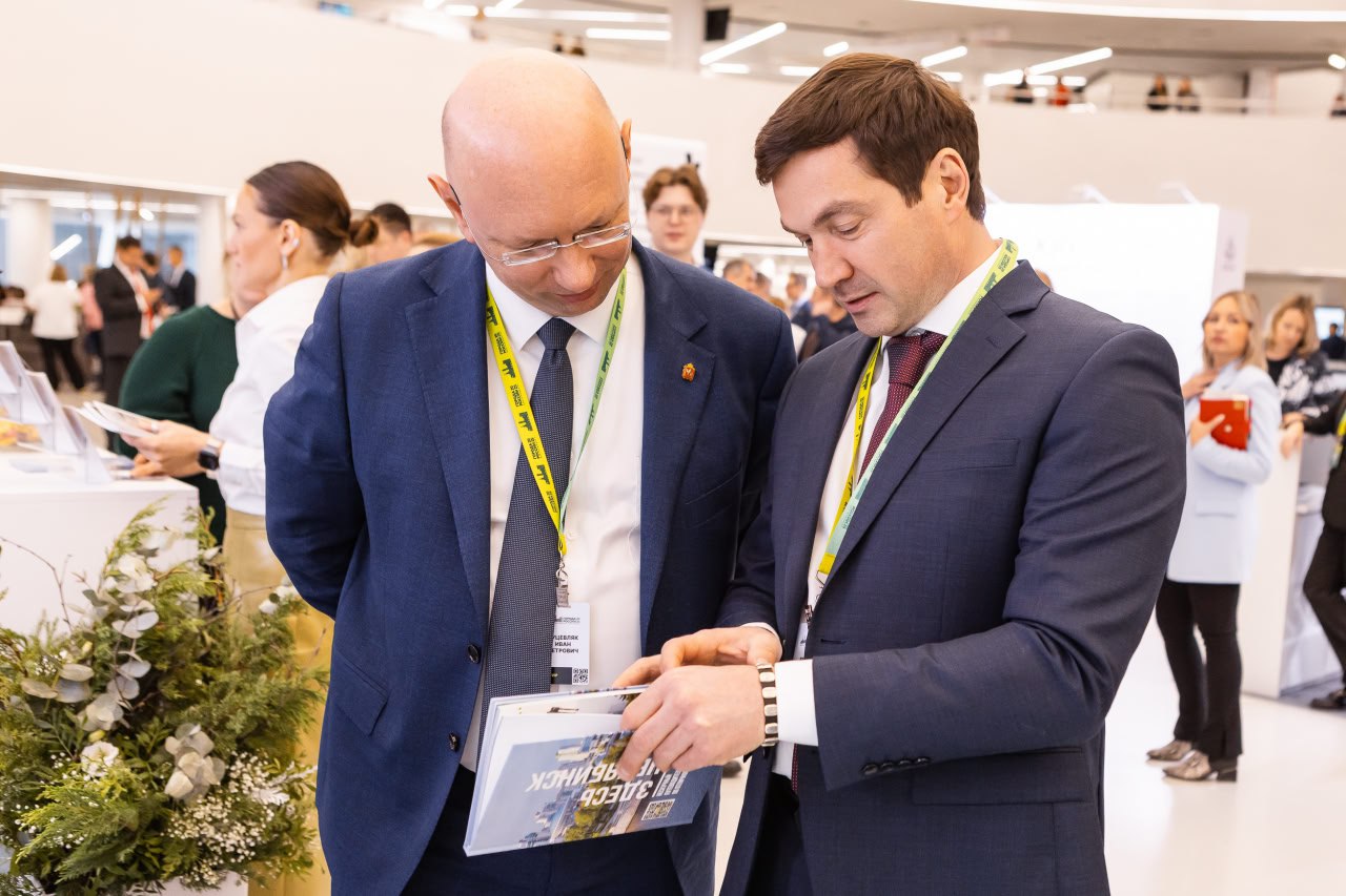 По Челябинску — с нескучным путеводителем в руках По Челябинску — с нескучным путеводителем в руках