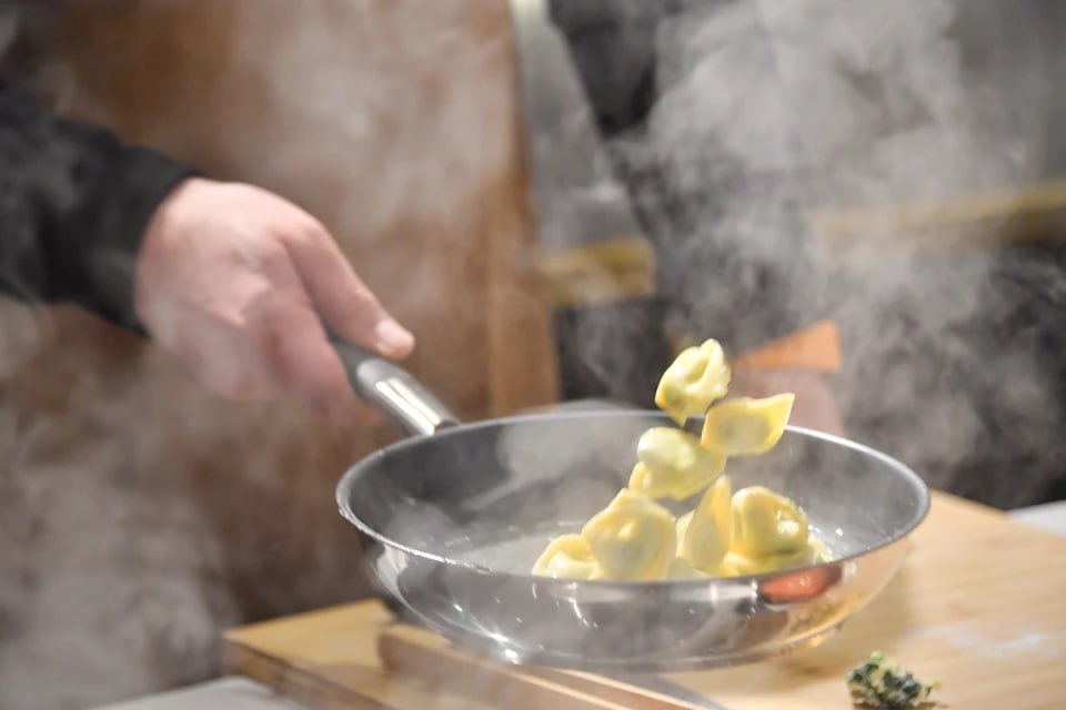 Готовить без дыма и неприятного запаха: челябинцы получат грант на создание «умного» кухонного оборудования