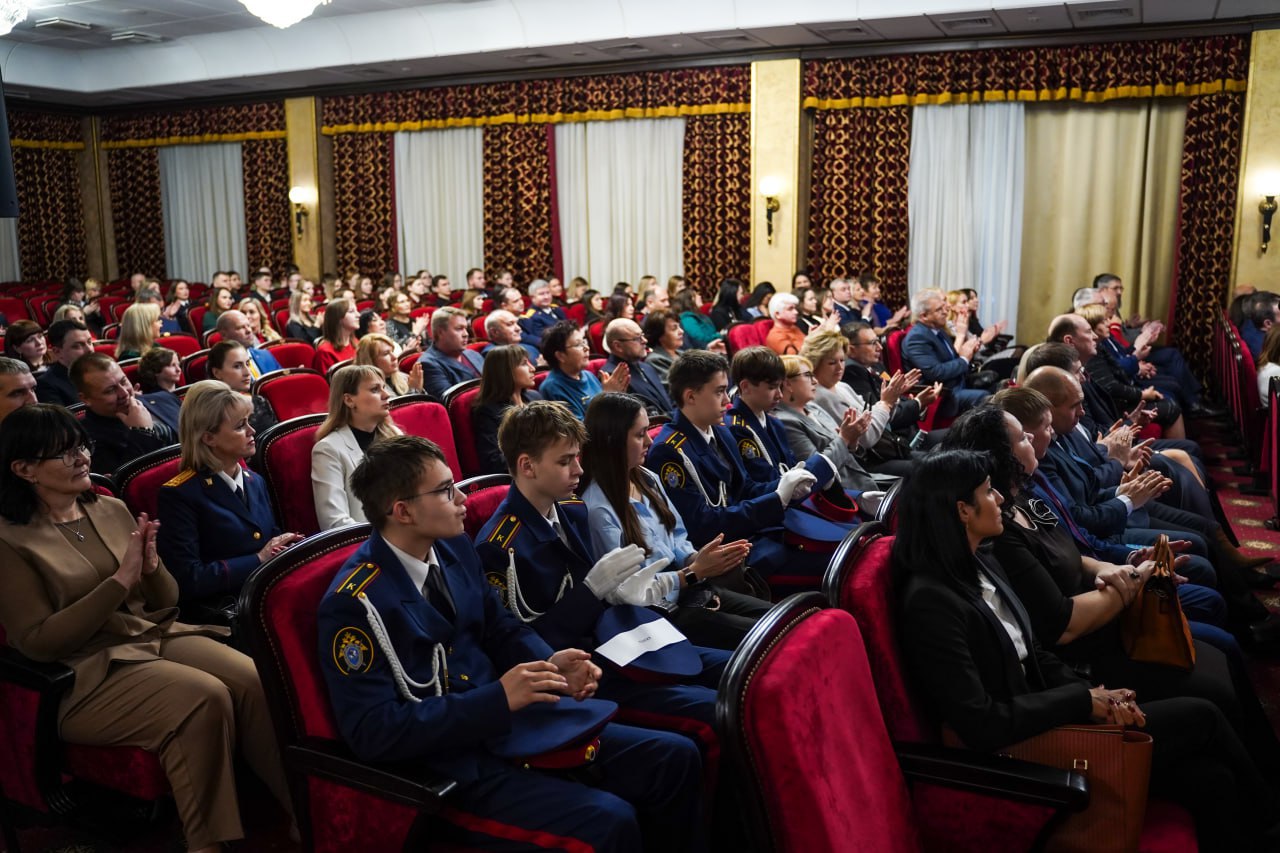 Главное управление МВД России по Челябинской области удостоено премии «Юрист года» в номинации «Правовое просвещение и воспитание» Главное управление МВД России по Челябинской области удостоено премии «Юрист года» в номинации «Правовое просвещение и воспитание»