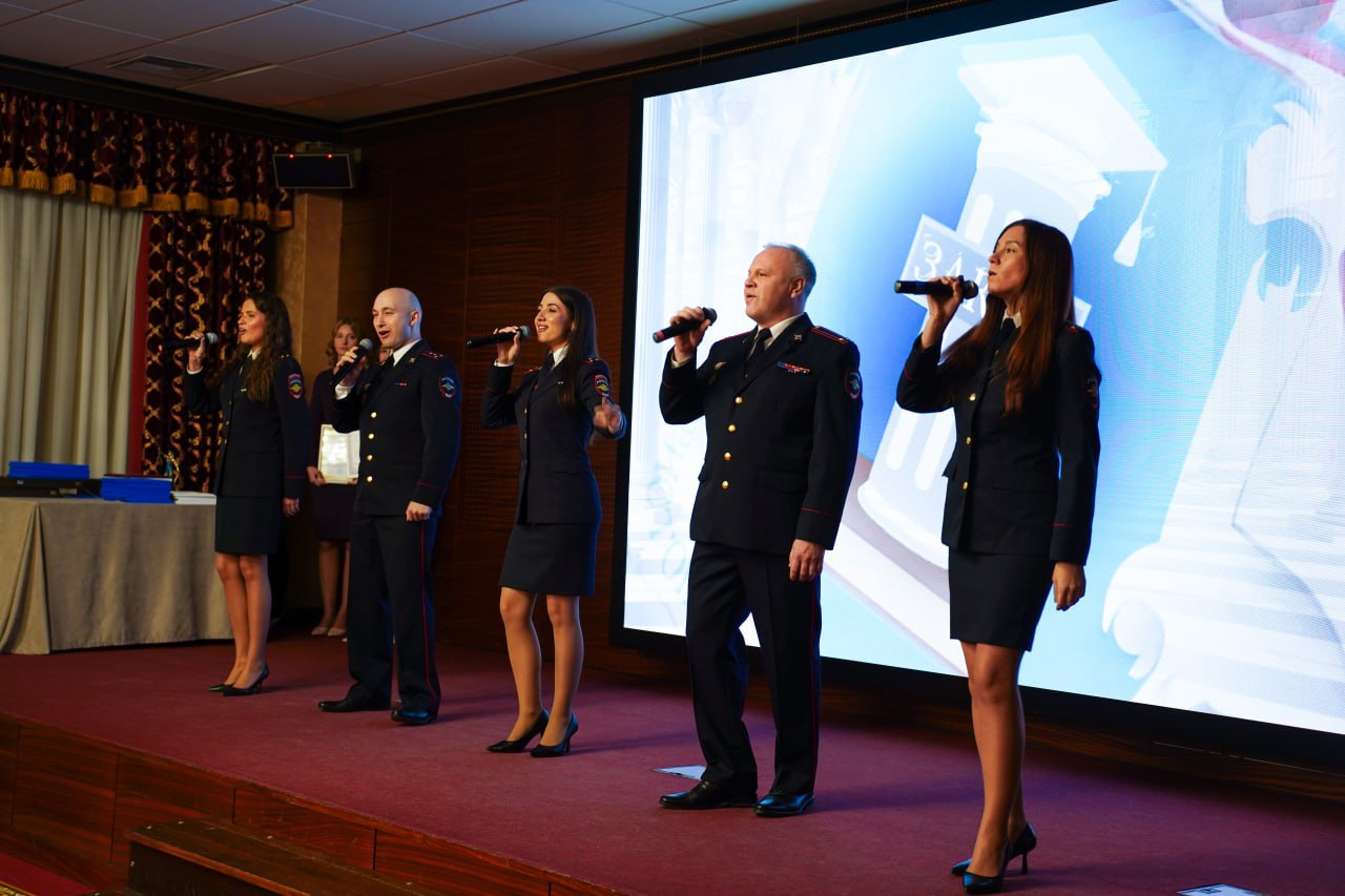 Главное управление МВД России по Челябинской области удостоено премии «Юрист года» в номинации «Правовое просвещение и воспитание» Главное управление МВД России по Челябинской области удостоено премии «Юрист года» в номинации «Правовое просвещение и воспитание»