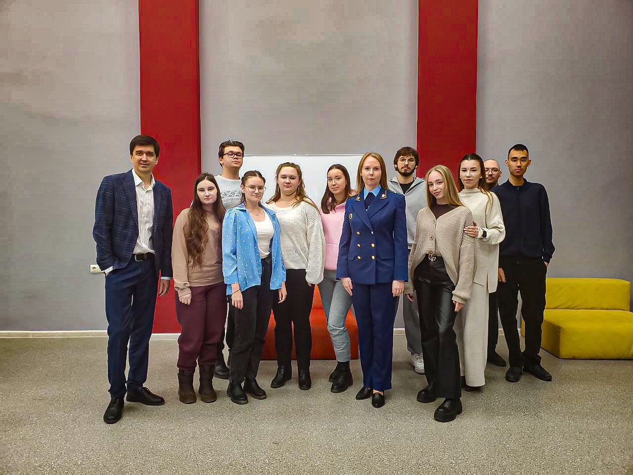 Старший прокурор отдела по надзору за соблюдением прав и свобод граждан Алена Попова провела просветительское мероприятие в Челябинском филиале Российской академии народного хозяйства и государственной службы при Президенте...