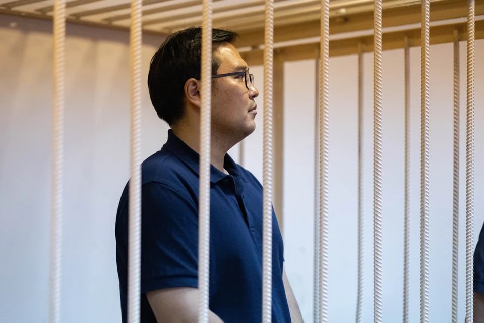 Отпустили из СИЗО домой: обвиняемый в обмане на 86 млн экс-директор парка Гагарина Нургазинов встретит Новый год с семьей