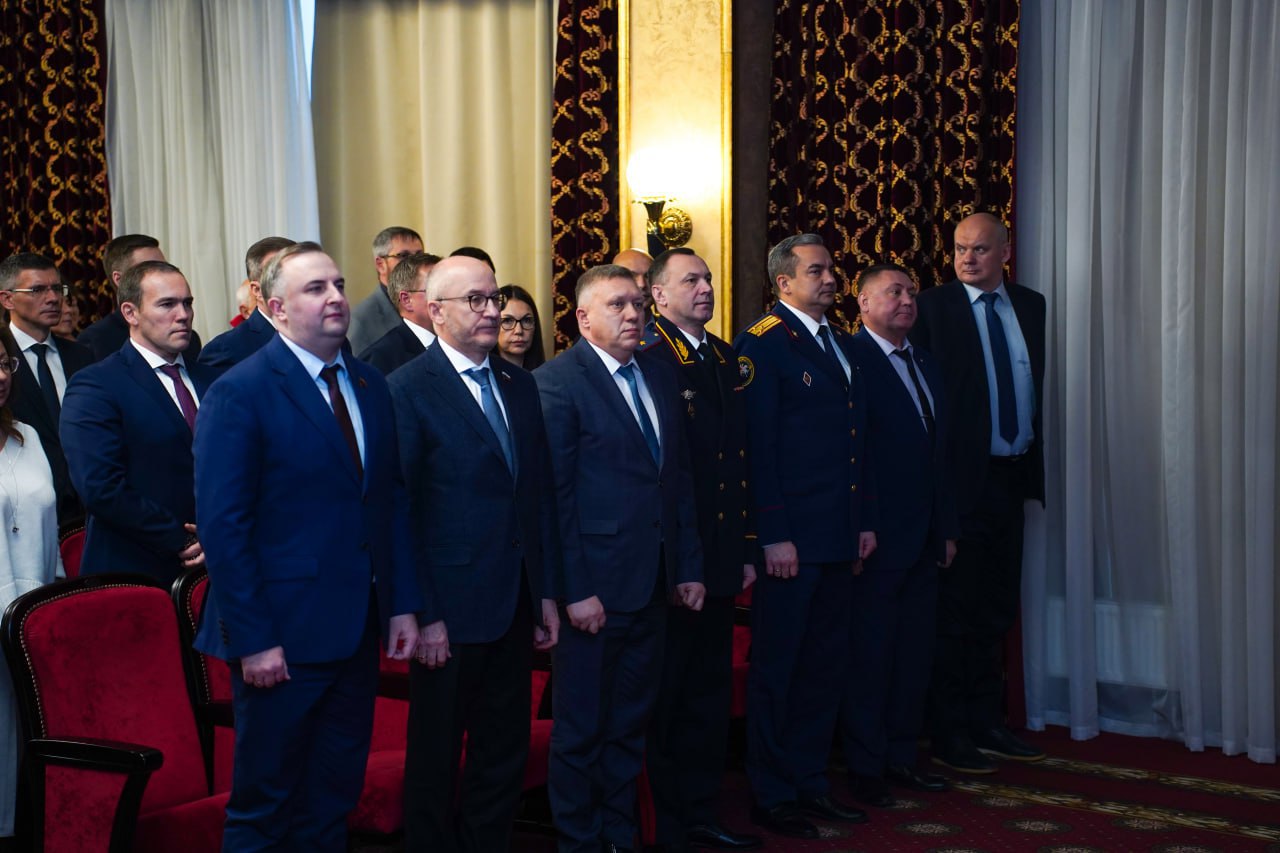 Главное управление МВД России по Челябинской области удостоено премии «Юрист года» в номинации «Правовое просвещение и воспитание» Главное управление МВД России по Челябинской области удостоено премии «Юрист года» в номинации «Правовое просвещение и воспитание»