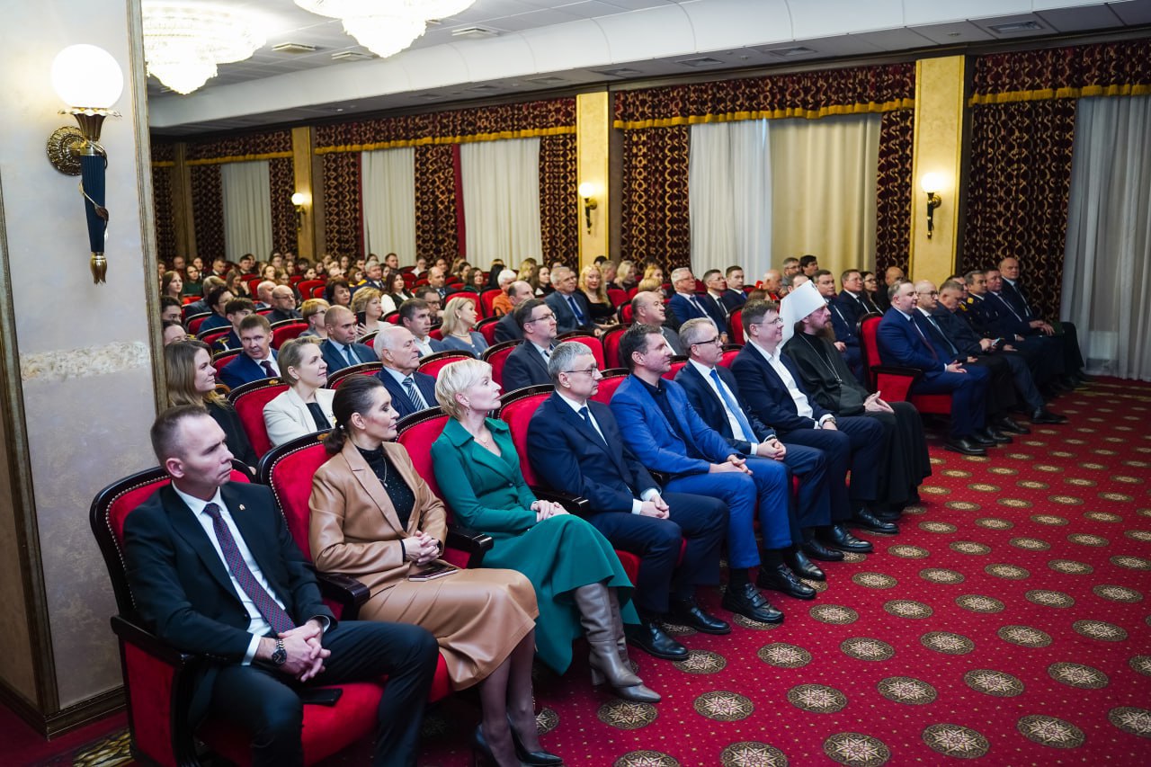 Главное управление МВД России по Челябинской области удостоено премии «Юрист года» в номинации «Правовое просвещение и воспитание» Главное управление МВД России по Челябинской области удостоено премии «Юрист года» в номинации «Правовое просвещение и воспитание»