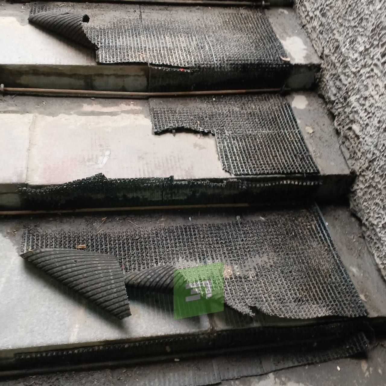 " В переходах ковры драные, а мы боремся за звание культурной столицы..."