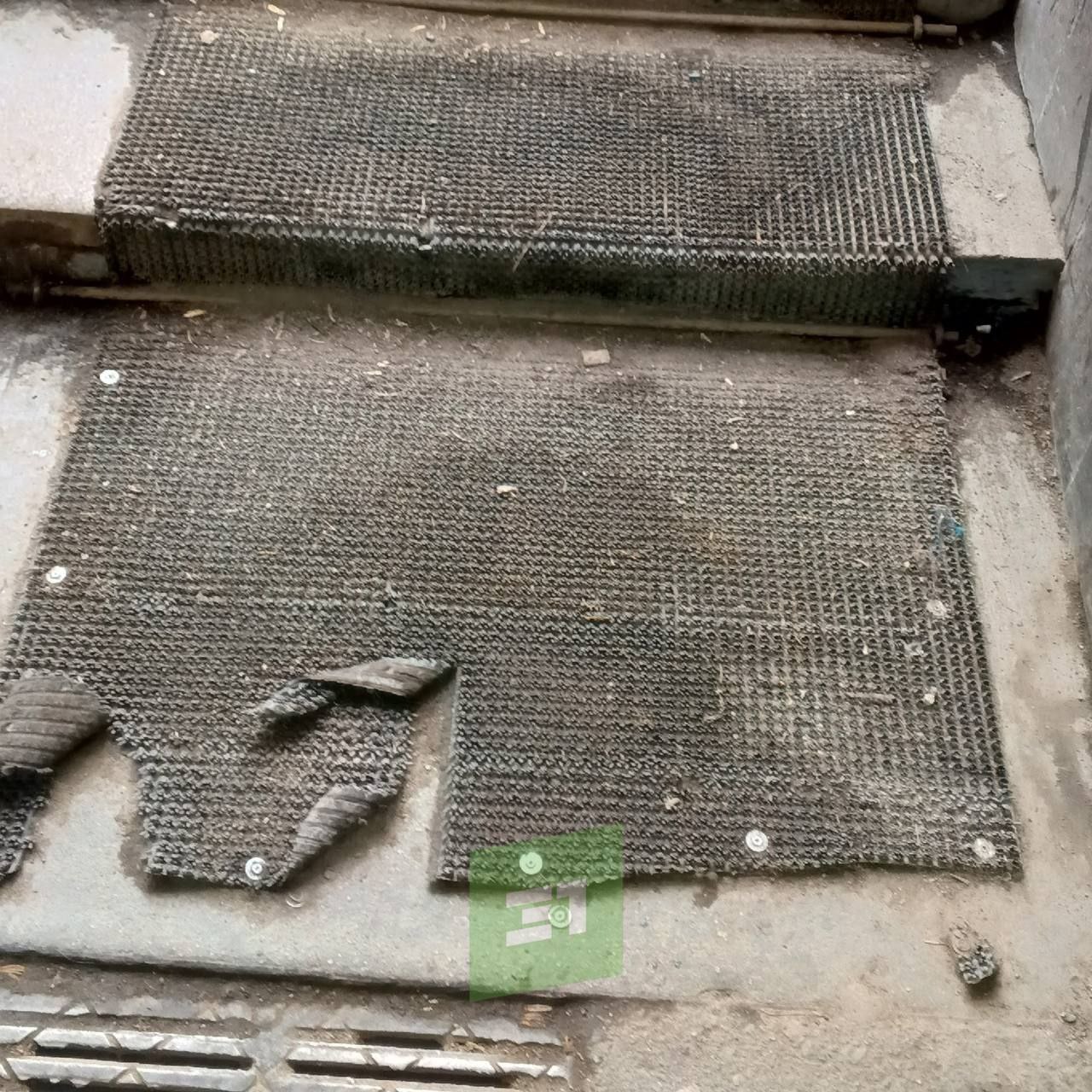 " В переходах ковры драные, а мы боремся за звание культурной столицы..." " В переходах ковры драные, а мы боремся за звание культурной столицы..."