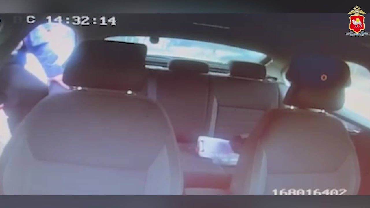 В Челябинской области экипаж ДПС спас 64летнего мужчину с приступом