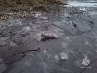 В Челябинской области мужчина провалился под лед