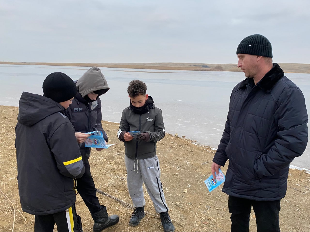 Полицейские провели межведомственные рейды в рамках акции «Тонкий лед» в Брединском районе Полицейские провели межведомственные рейды в рамках акции «Тонкий лед» в Брединском районе