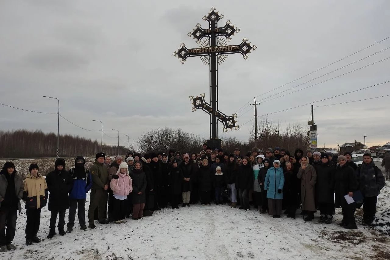 В поселке под Челябинском установили поклонный крест