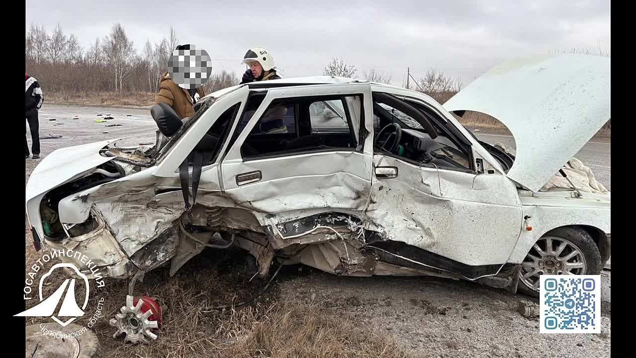 Сотрудники Госавтоинспекции устанавливают обстоятельства смертельного дорожно-транспортного происшествия, произошедшего на территории Верхнеуральского района