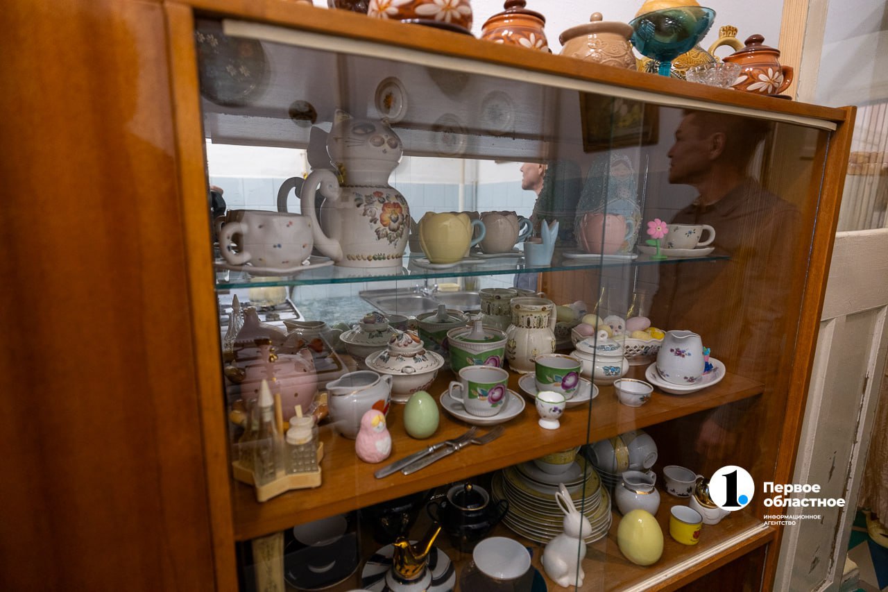 Многодетная семья из Челябинска открыла в своей квартире музей XX века Многодетная семья из Челябинска открыла в своей квартире музей XX века