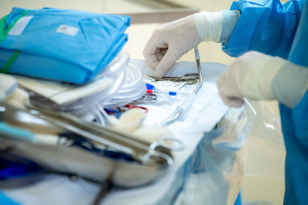 В Челябинске провели мастер-класс по применению робота в операциях на коленном суставе