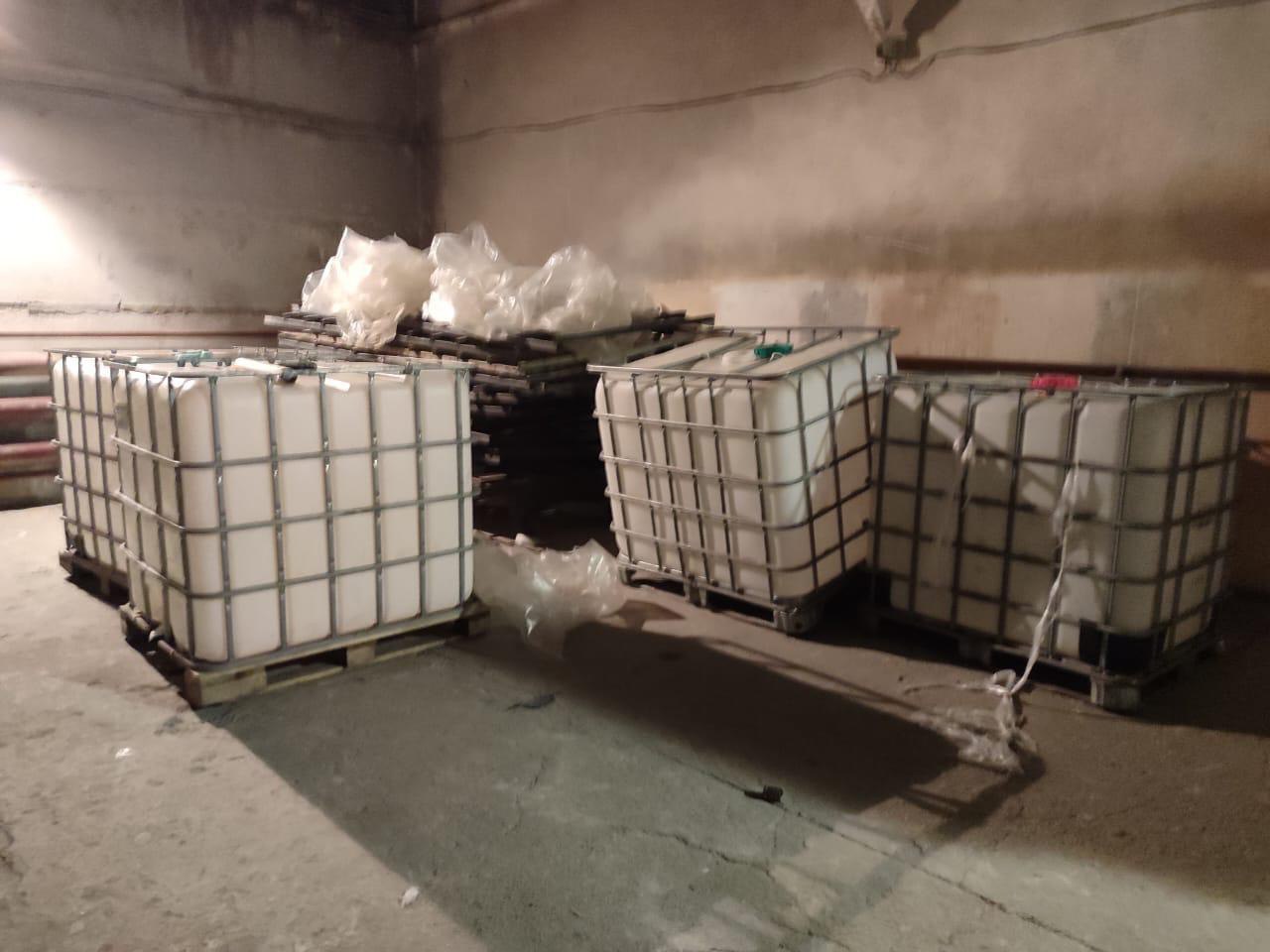 В Каслинском районе полицейские пресекли деятельность крупного подпольного цеха по производству контрафактного алкоголя В Каслинском районе полицейские пресекли деятельность крупного подпольного цеха по производству контрафактного алкоголя