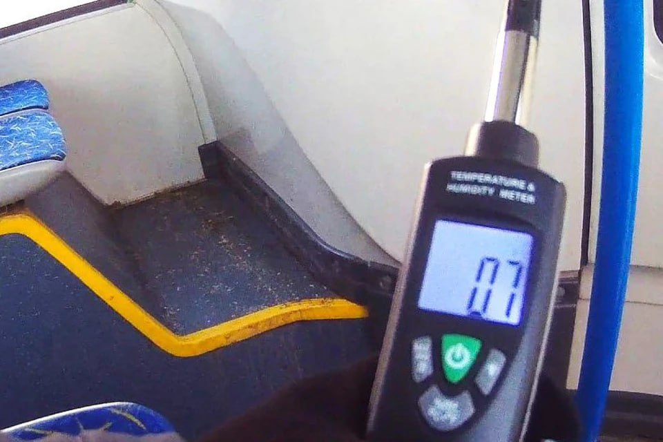 В салоне температура не доходит до +12: пассажиры мерзнут в челябинском общественном транспорте