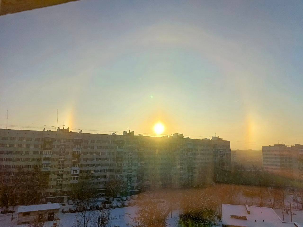 Морозное чудо в небе: челябинцы запечатлели редкое явление Морозное чудо в небе: челябинцы запечатлели редкое явление