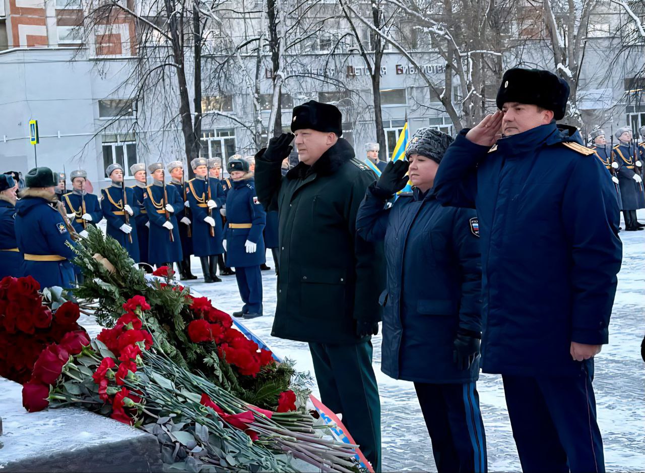 Исполняющий обязанности руководителя регионального СКР принял участие в торжественном мероприятии, посвященном Дню Героев Отечества