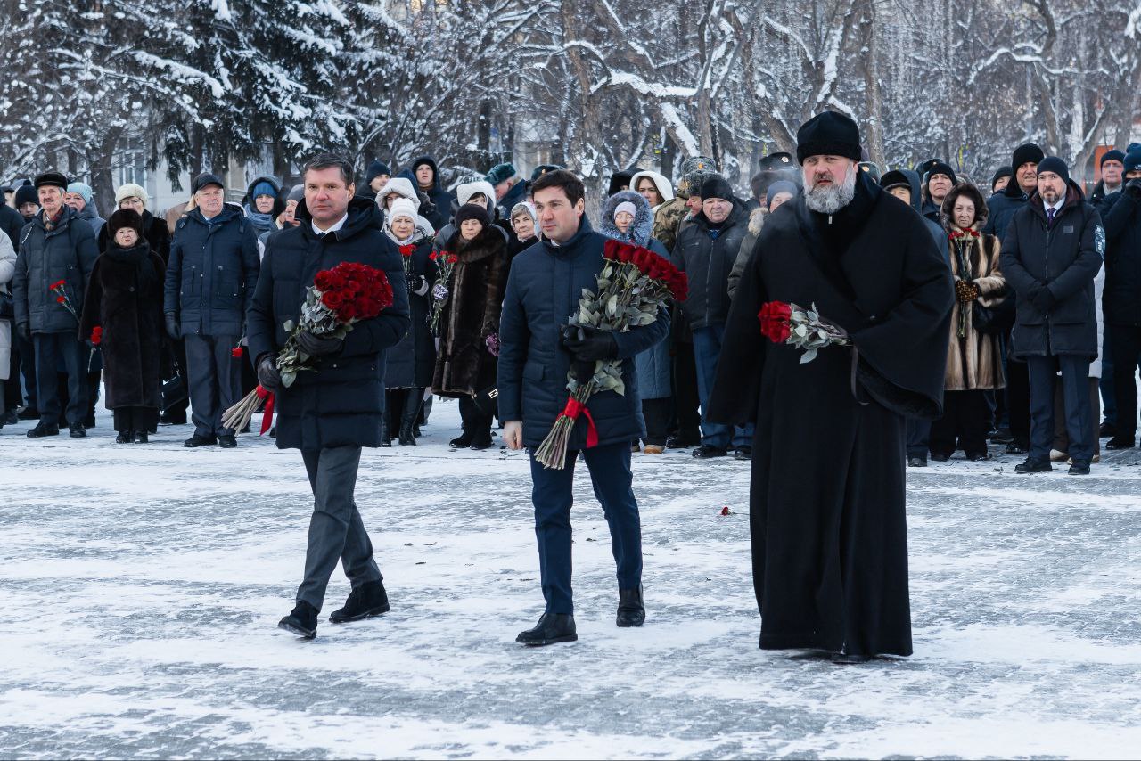 В Челябинске почтили память Героев Отечества В Челябинске почтили память Героев Отечества