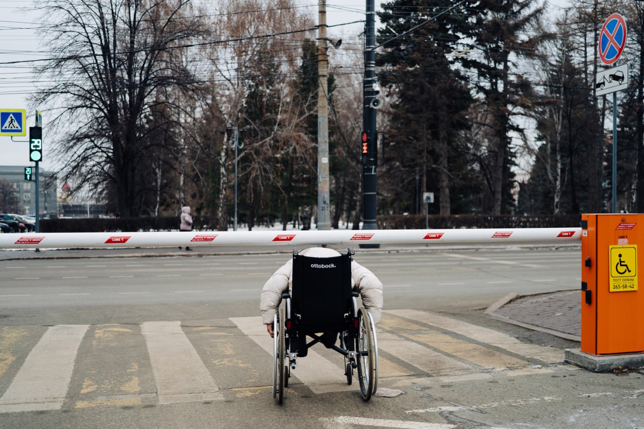 Каждая ступенька — западня: штурмуем городскую среду вместе с лишившимся ног бойцом СВО Каждая ступенька — западня: штурмуем городскую среду вместе с лишившимся ног бойцом СВО