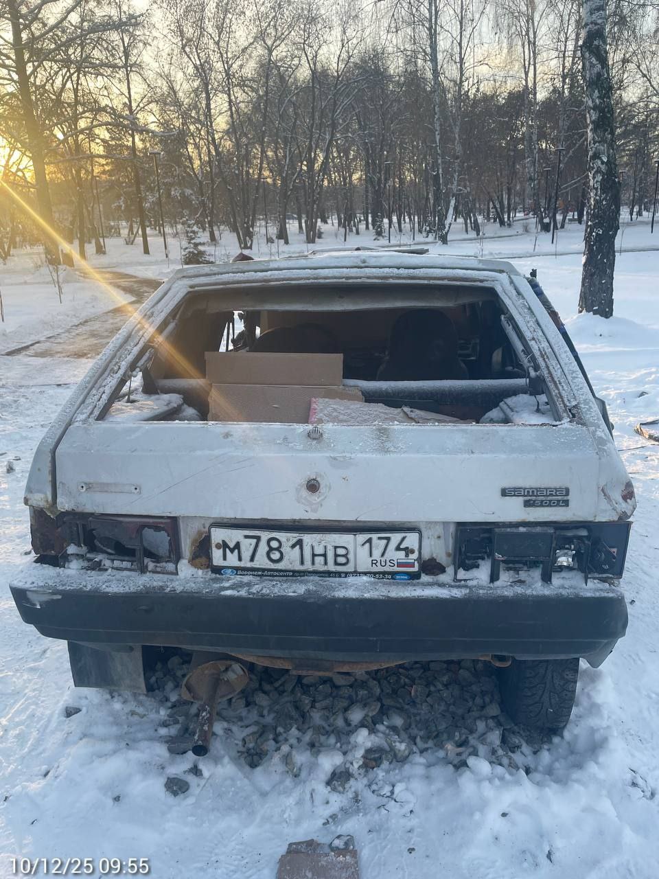 Очередная брошенная машина отправлена на спецстоянку Очередная брошенная машина отправлена на спецстоянку