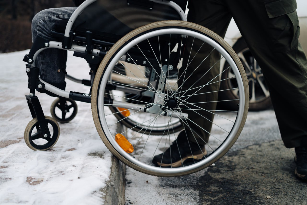 Каждая ступенька — западня: штурмуем городскую среду вместе с лишившимся ног бойцом СВО Каждая ступенька — западня: штурмуем городскую среду вместе с лишившимся ног бойцом СВО