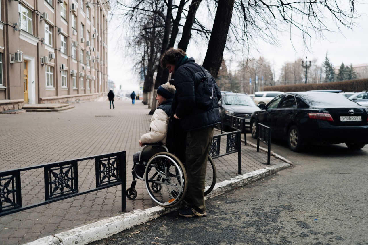 Каждая ступенька — западня: штурмуем городскую среду вместе с лишившимся ног бойцом СВО Каждая ступенька — западня: штурмуем городскую среду вместе с лишившимся ног бойцом СВО