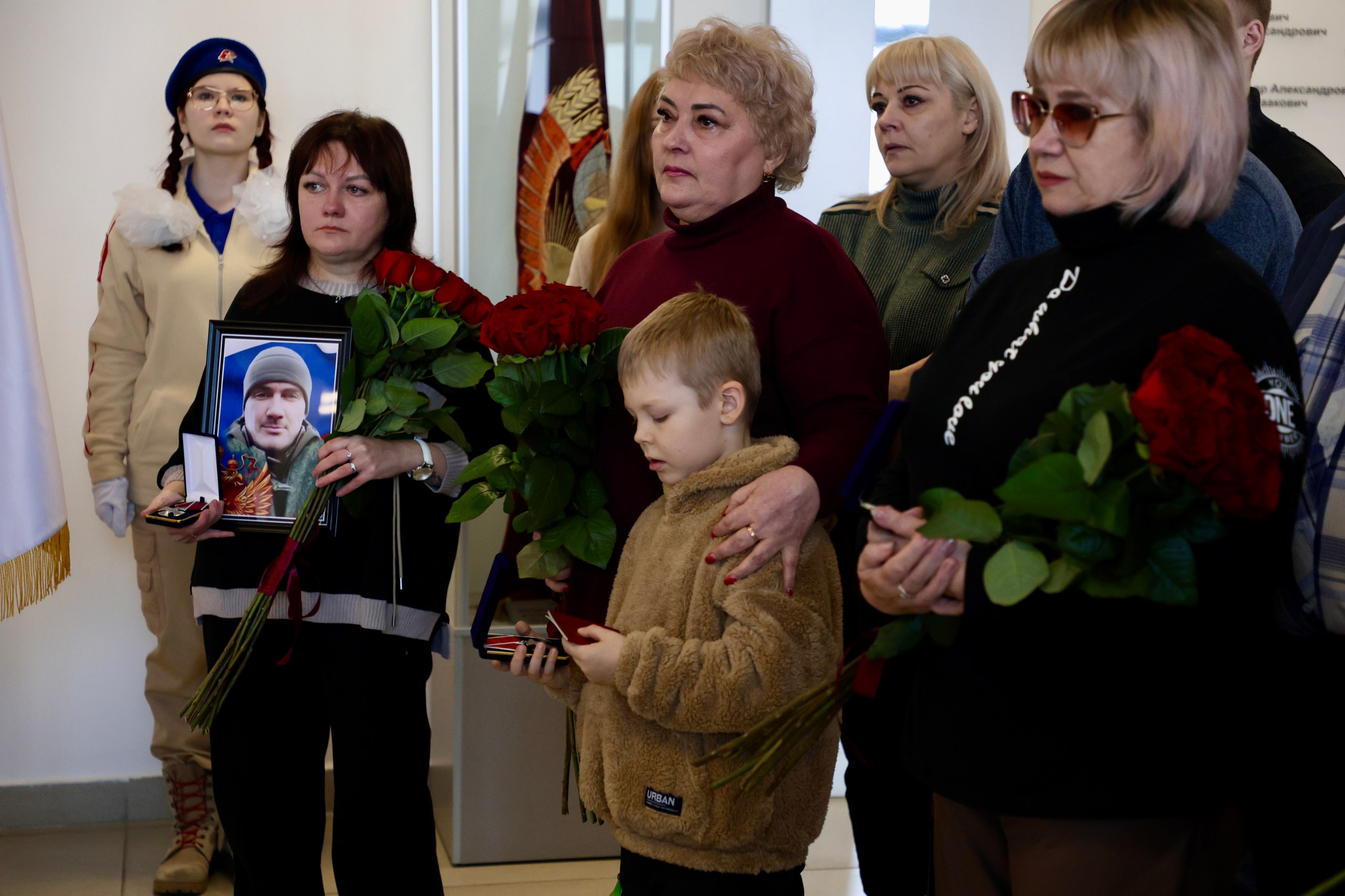 В администрации города передали государственные награды семьям военнослужащих, погибших при исполнении воинского долга в ходе специальной военной операции В администрации города передали государственные награды семьям военнослужащих, погибших при исполнении воинского долга в ходе специальной военной операции