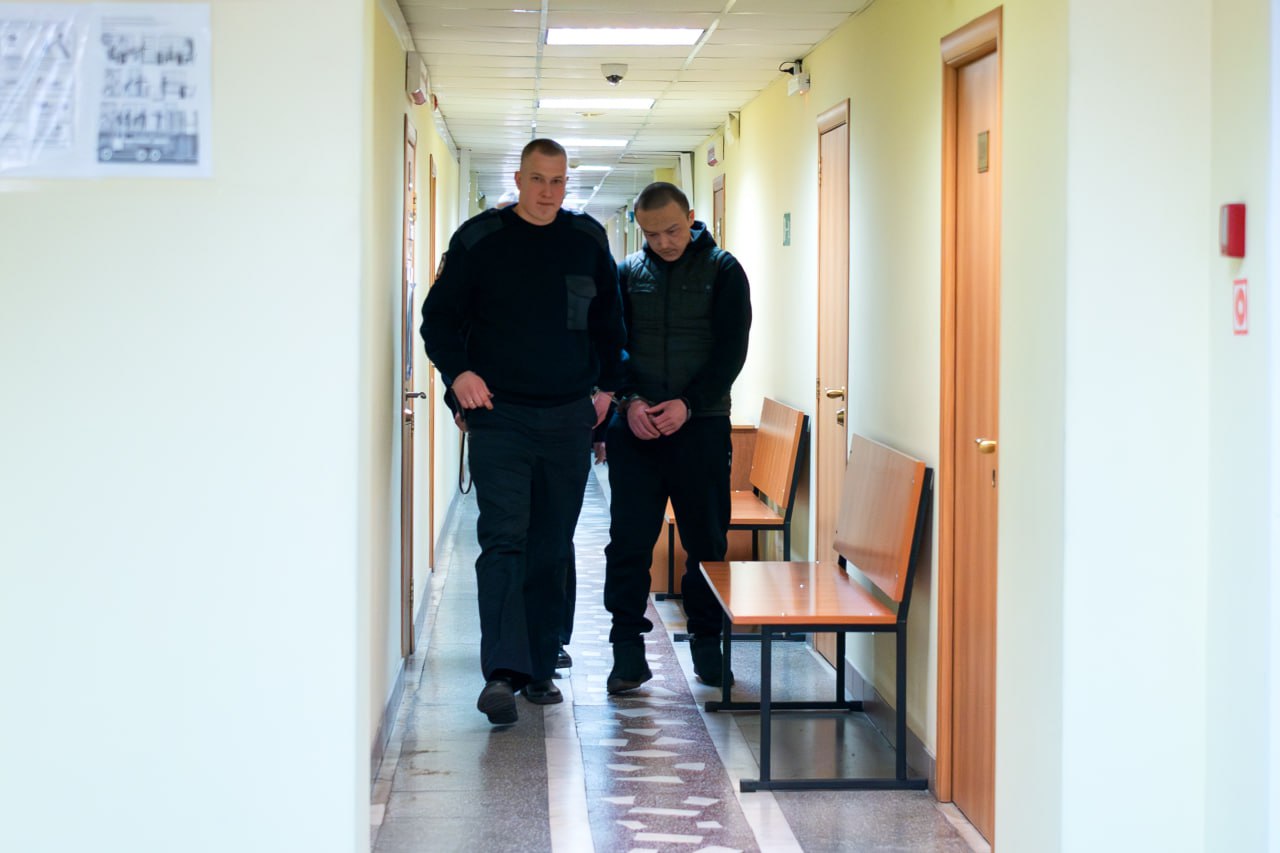 Увез соседку в другой город и совратил: в Челябинске судят иностранца, похитившего школьницу из Екатеринбурга Увез соседку в другой город и совратил: в Челябинске судят иностранца, похитившего школьницу из Екатеринбурга