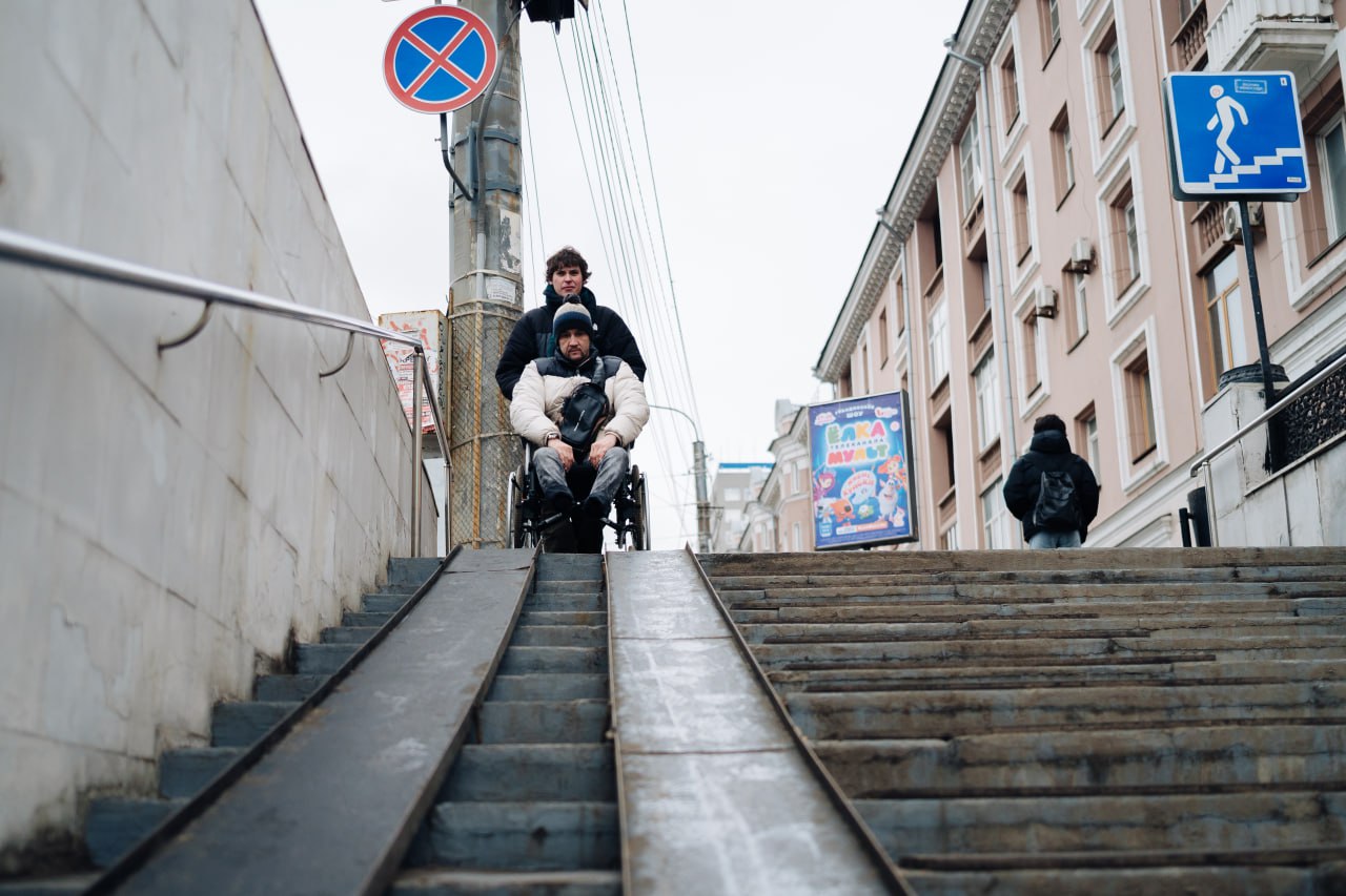 Каждая ступенька — западня: штурмуем городскую среду вместе с лишившимся ног бойцом СВО Каждая ступенька — западня: штурмуем городскую среду вместе с лишившимся ног бойцом СВО