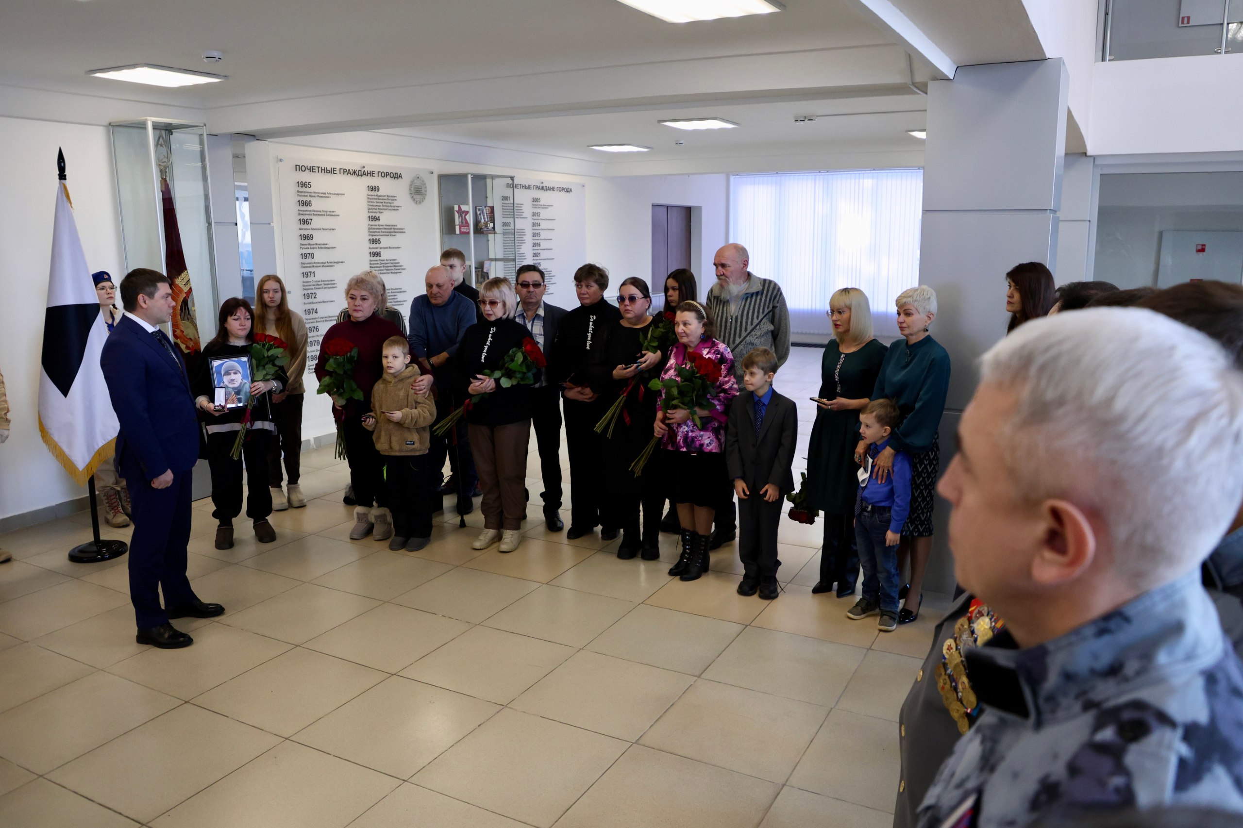 В администрации города передали государственные награды семьям военнослужащих, погибших при исполнении воинского долга в ходе специальной военной операции В администрации города передали государственные награды семьям военнослужащих, погибших при исполнении воинского долга в ходе специальной военной операции