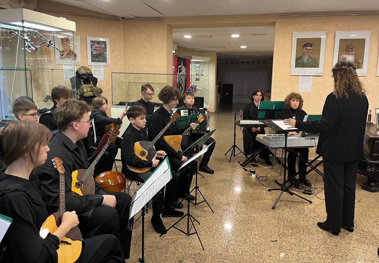 В Копейске открылась выставка «Родные лица Героев» В Копейске открылась выставка «Родные лица Героев»