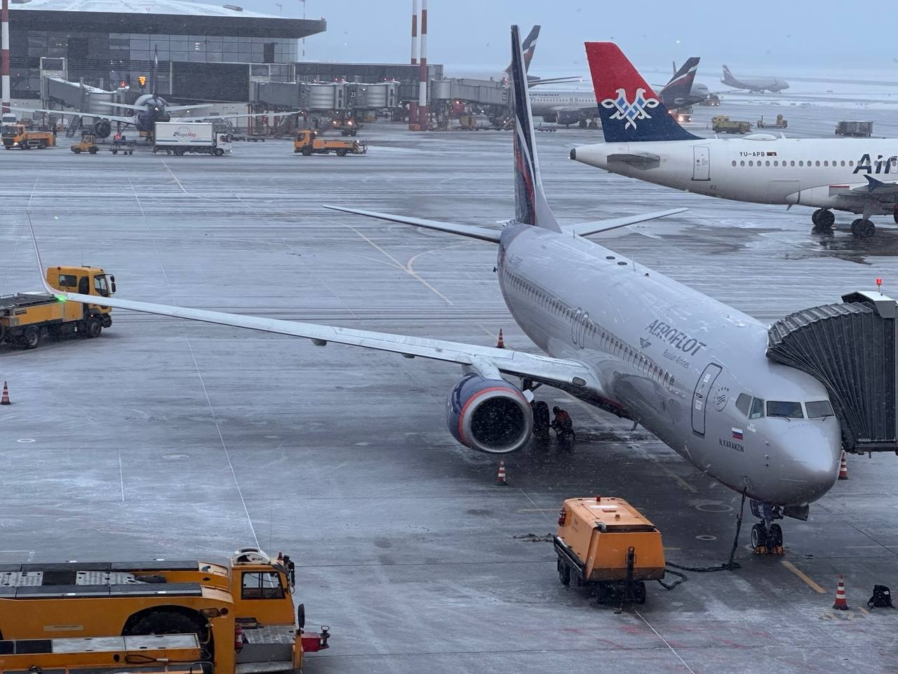 Рейсы Москва-Челябинск отменены и задержаны из-за атаки БПЛА