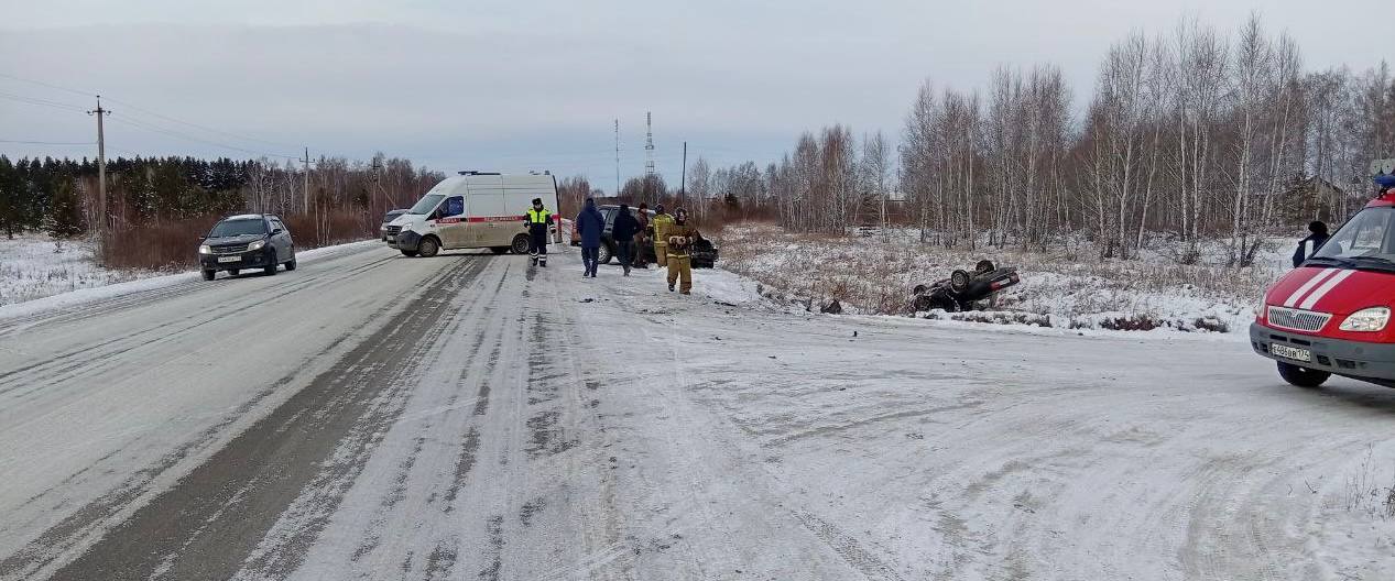 Сотрудники Госавтоинспекции устанавливают обстоятельства ДТП в Еткульском районе