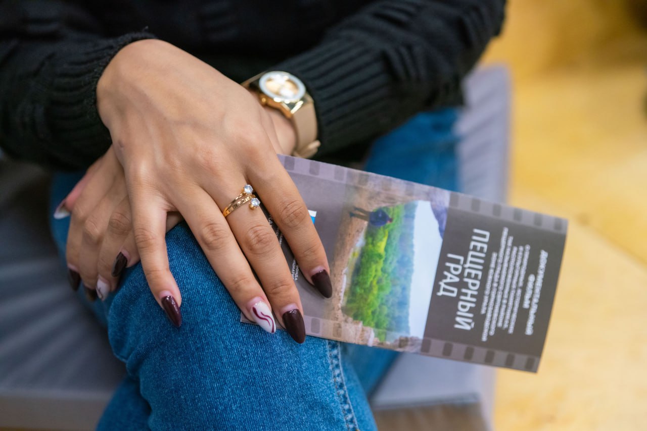 Иностранные студенты познакомились с уникальным фильмом о южноуральских пещерах Иностранные студенты познакомились с уникальным фильмом о южноуральских пещерах