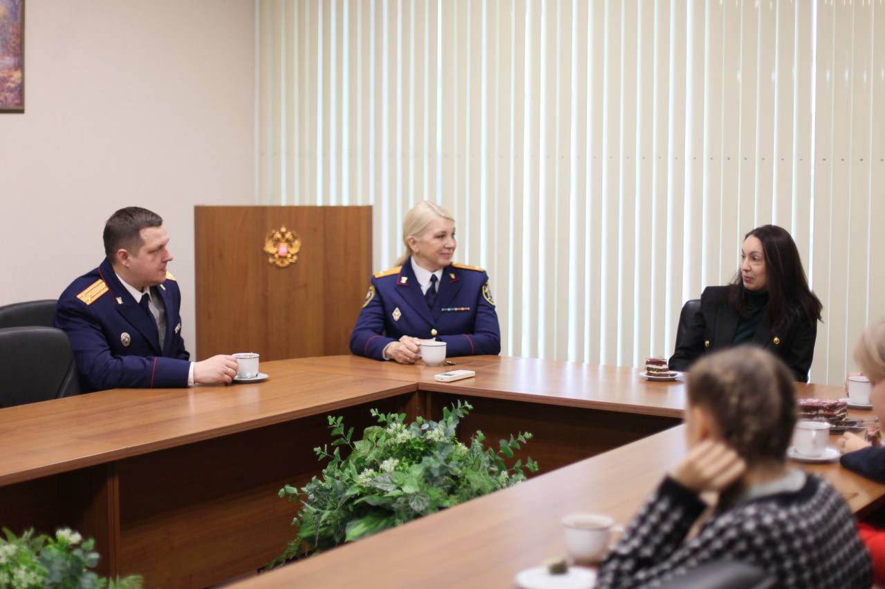 Руководством следственного управления вручены благодарности участникам Всероссийского конкурса художественной самодеятельности Следственного комитета Российской Федерации Руководством следственного управления вручены благодарности участникам Всероссийского конкурса художественной самодеятельности Следственного комитета Российской Федерации