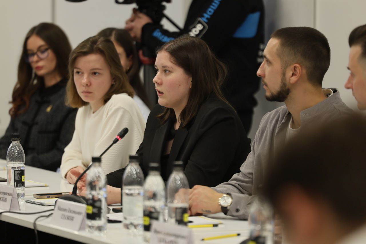 Артём Жога: 30 молодых и инициативных, которые будут строить будущее Уральского федерального округа Артём Жога: 30 молодых и инициативных, которые будут строить будущее Уральского федерального округа