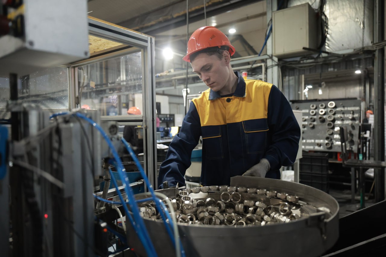 Артем Жога и Алексей Текслер посетили челябинский завод «ЛД Прайд» Артем Жога и Алексей Текслер посетили челябинский завод «ЛД Прайд»