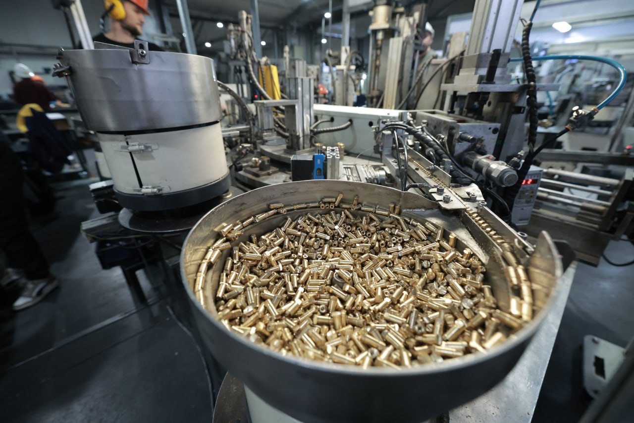 Артем Жога и Алексей Текслер посетили челябинский завод «ЛД Прайд» Артем Жога и Алексей Текслер посетили челябинский завод «ЛД Прайд»