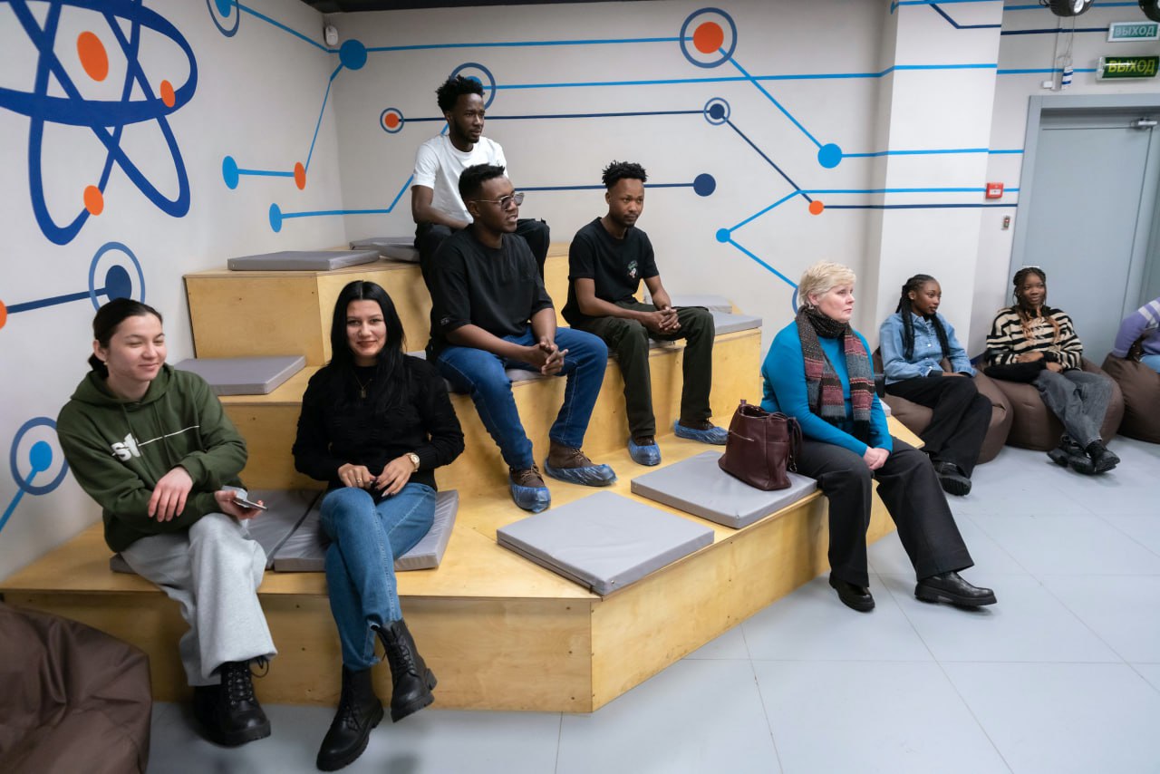 Иностранные студенты познакомились с уникальным фильмом о южноуральских пещерах